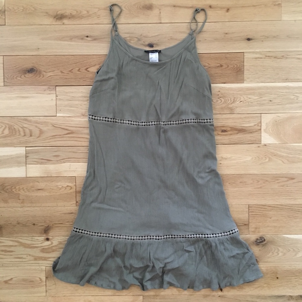 ⚫️SOLD!⚫️Venus dress - Picture 1 of 6